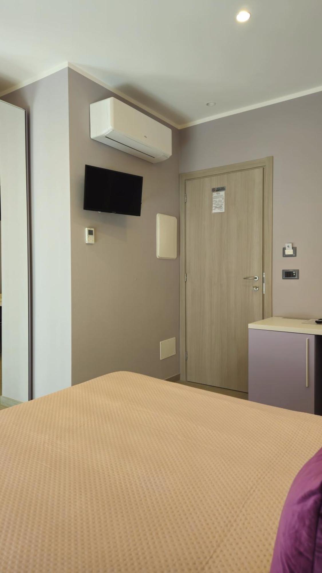 Real Rooms Dalia La Spezia Exterior photo