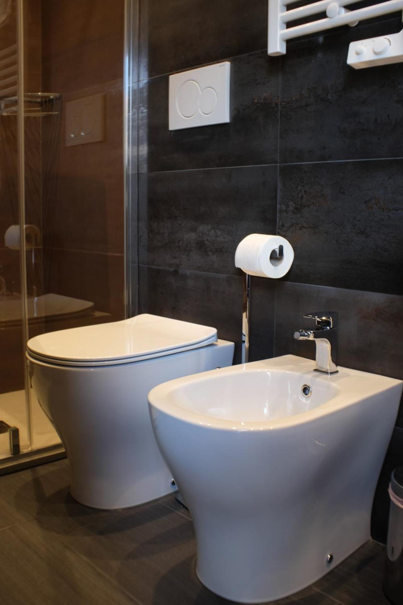 Real Rooms Dalia La Spezia Exterior photo