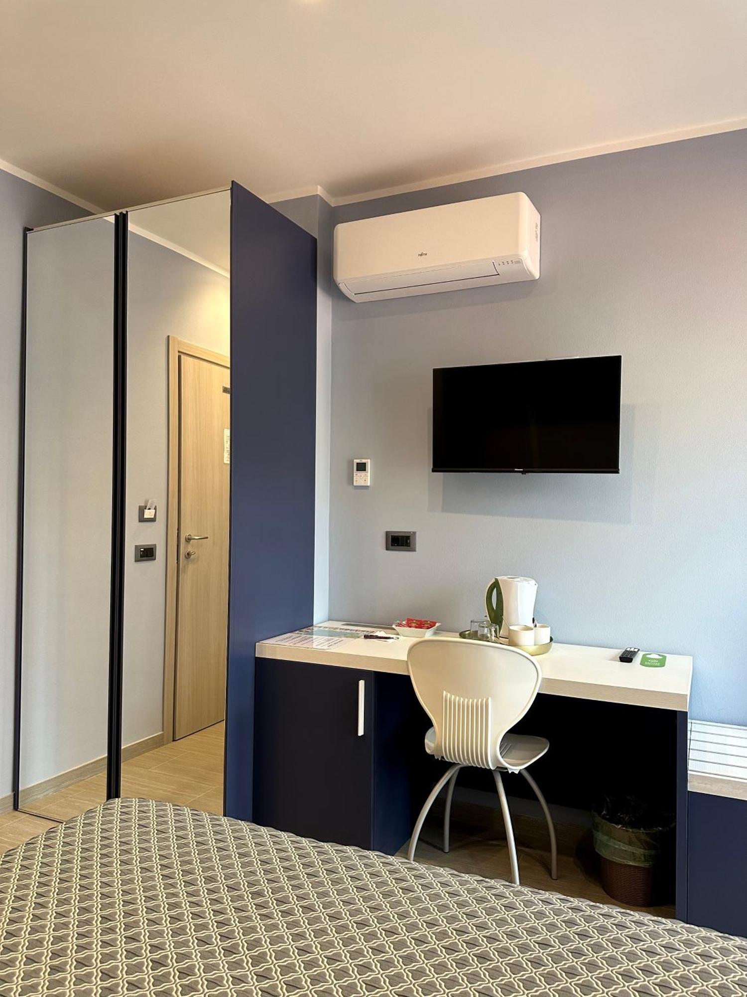 Real Rooms Dalia La Spezia Exterior photo