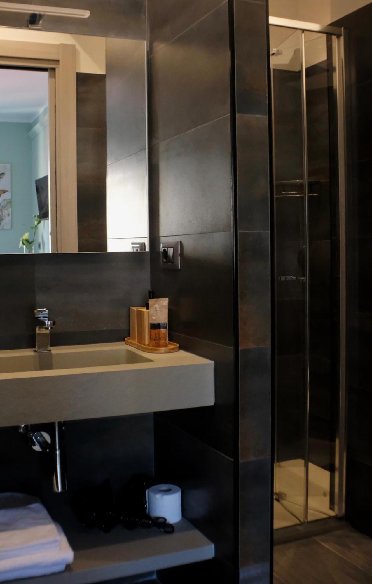 Real Rooms Dalia La Spezia Exterior photo