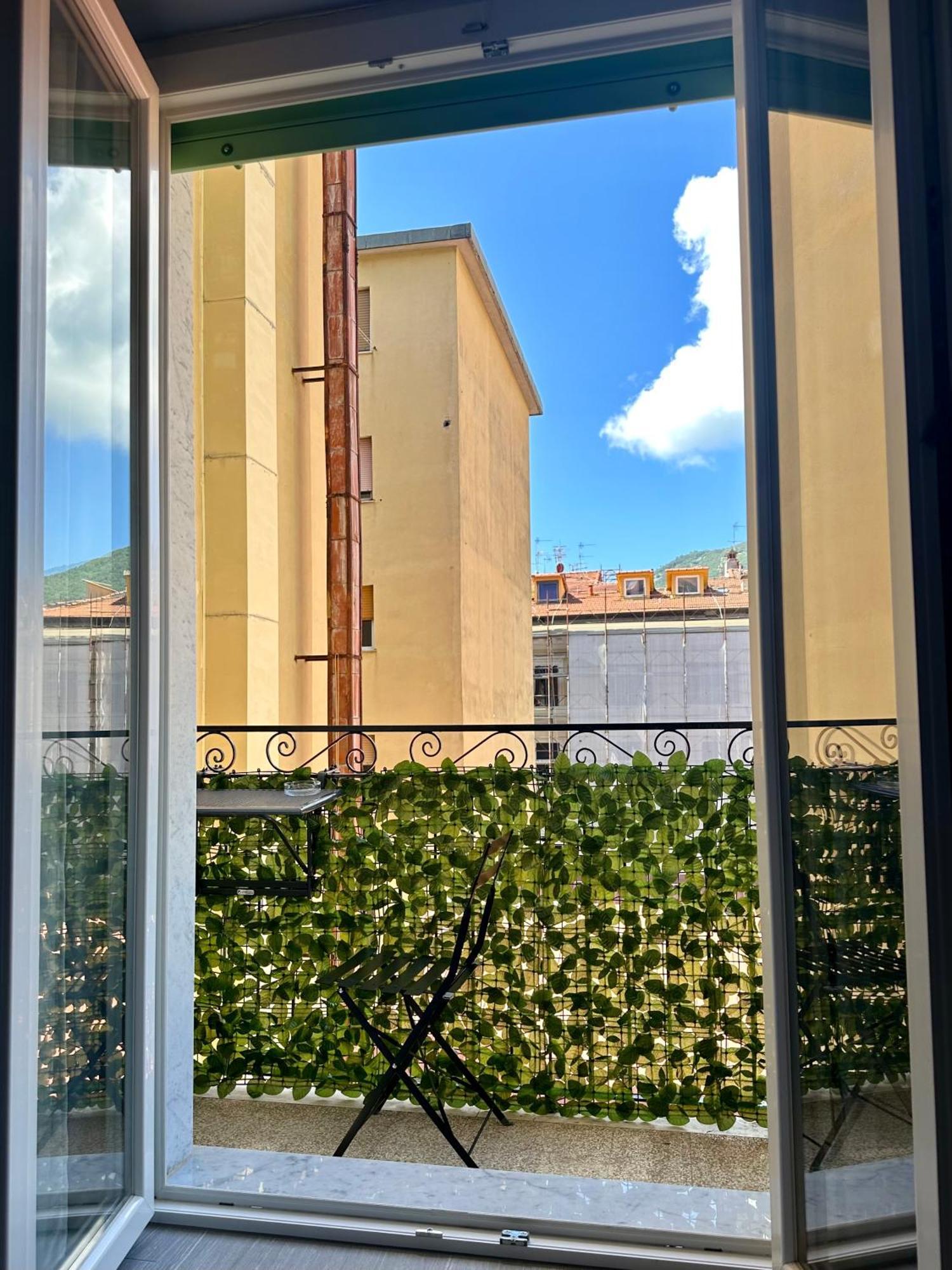 Real Rooms Dalia La Spezia Exterior photo